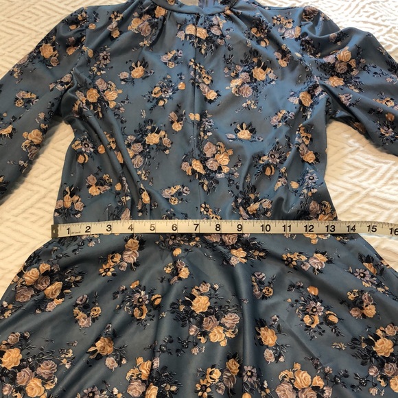 Vintage Floral Dress - Picture 7 of 15